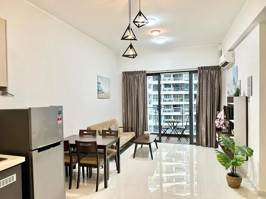 Country Garden Danga Bay location